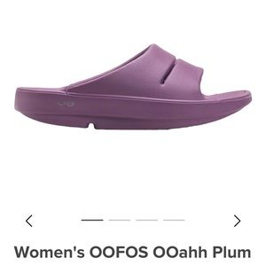 Oofos women’s purple slides. Size 7.